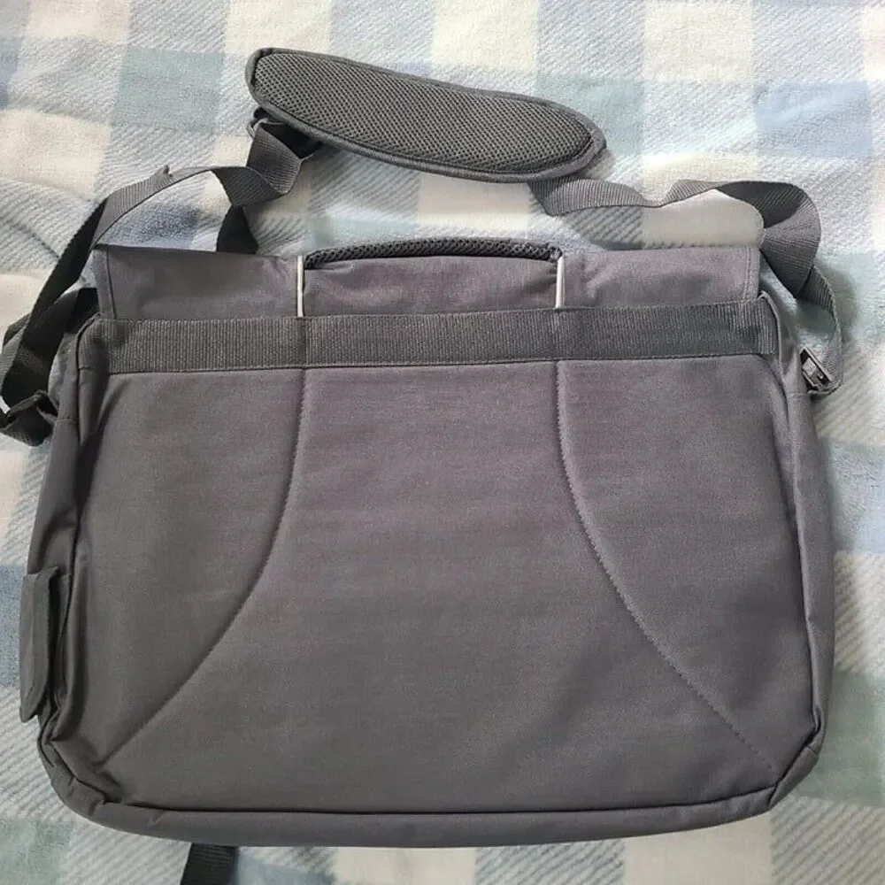 Guess  Messenger Bag Gray  nylon Unisex Crossbody Bag padded new  19x14
